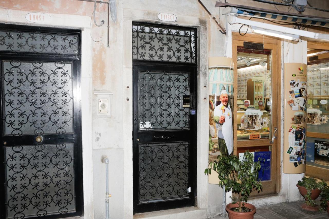 Santa Croce Guest House Veneţia Exterior foto
